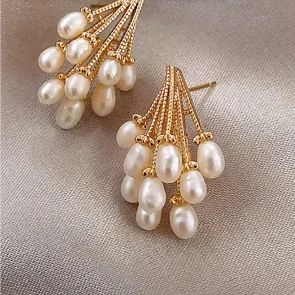 Fashion Jewelry Gold and Cream Pearl Drop Earrings - Picture 5 of 7